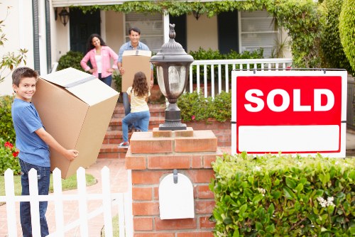 Flexible local removals van for flat and house moves in Merton